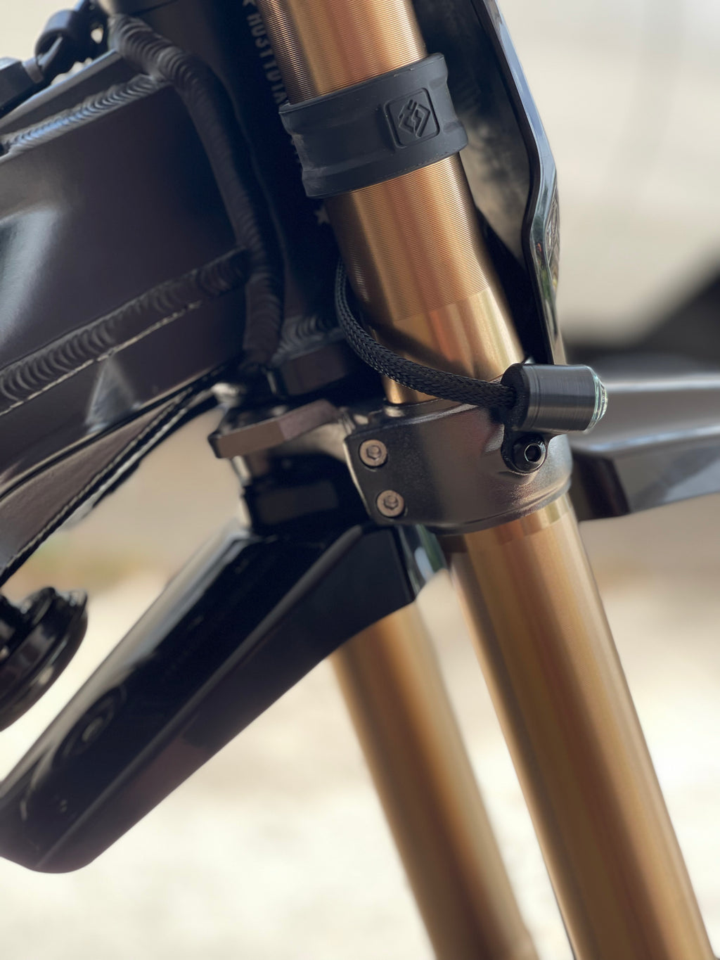 Front LED signal on bike