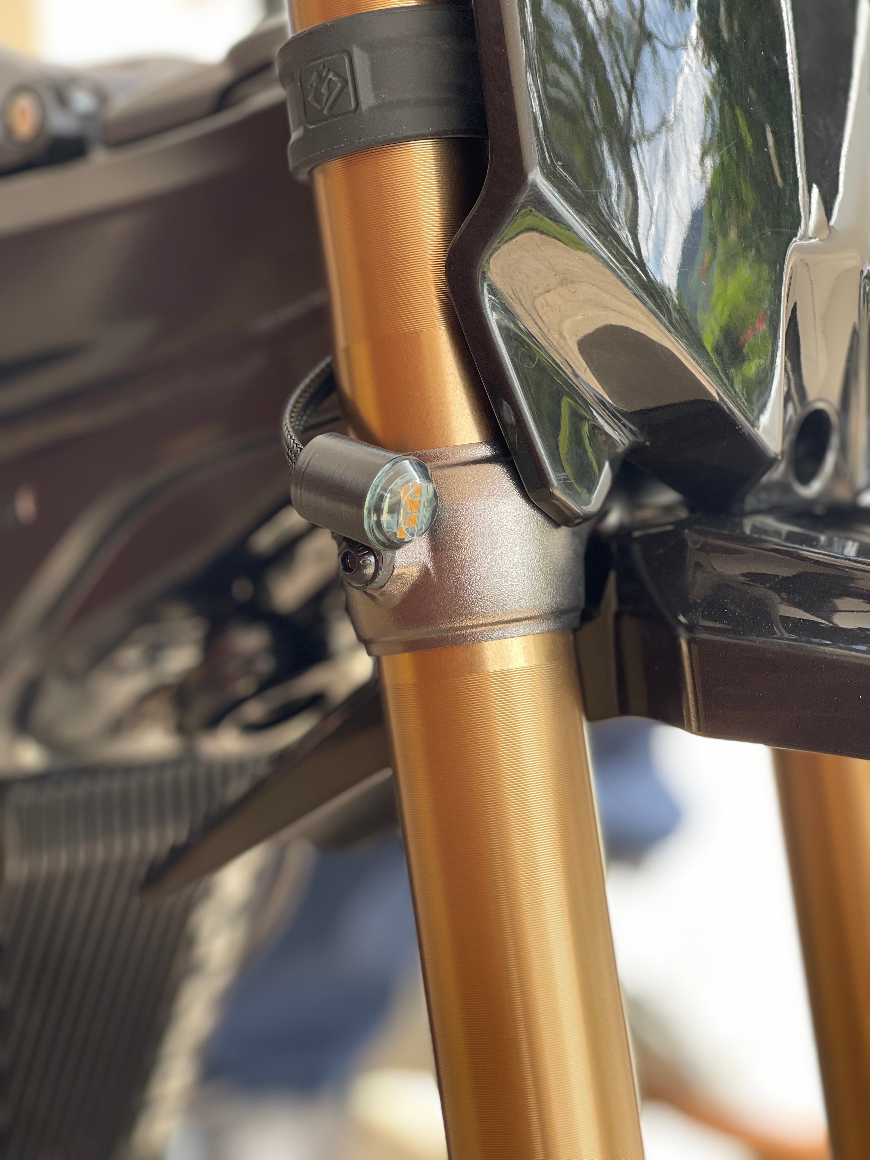 Front LED signal on bike 2